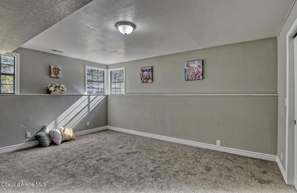 11459 Trafalgar Street Hayden, ID 83835