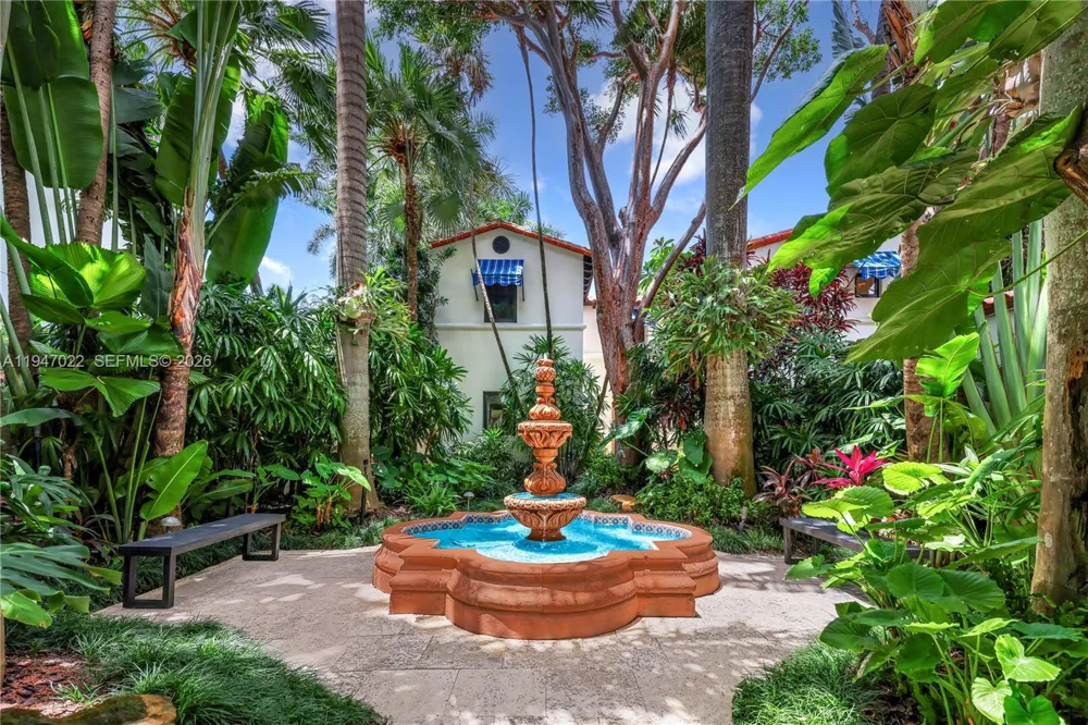 56 S Hibiscus Dr Miami Beach, FL 33139