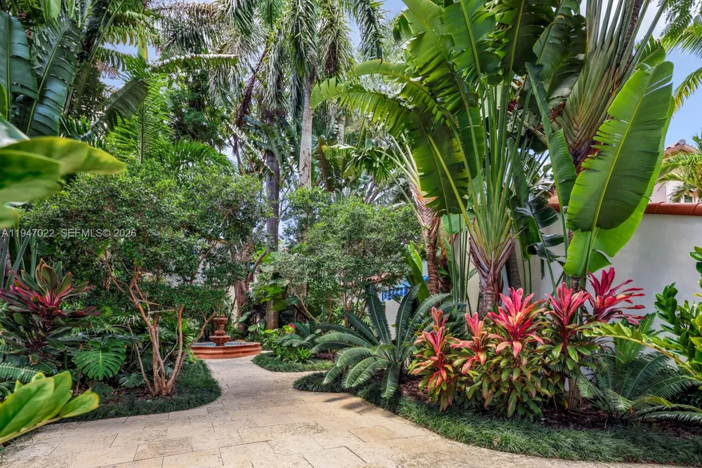 56 S Hibiscus Dr Miami Beach, FL 33139