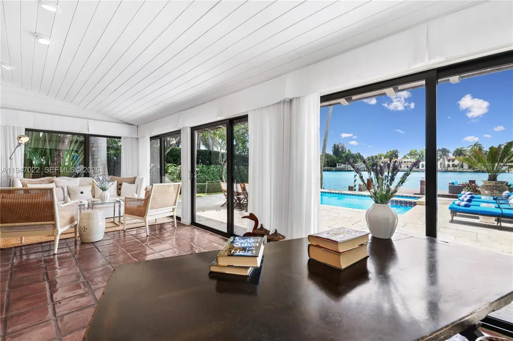 56 S Hibiscus Dr Miami Beach, FL 33139