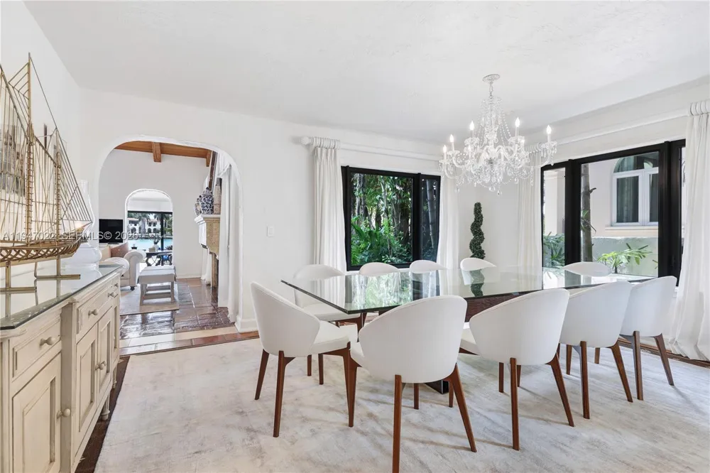 56 S Hibiscus Dr Miami Beach, FL 33139