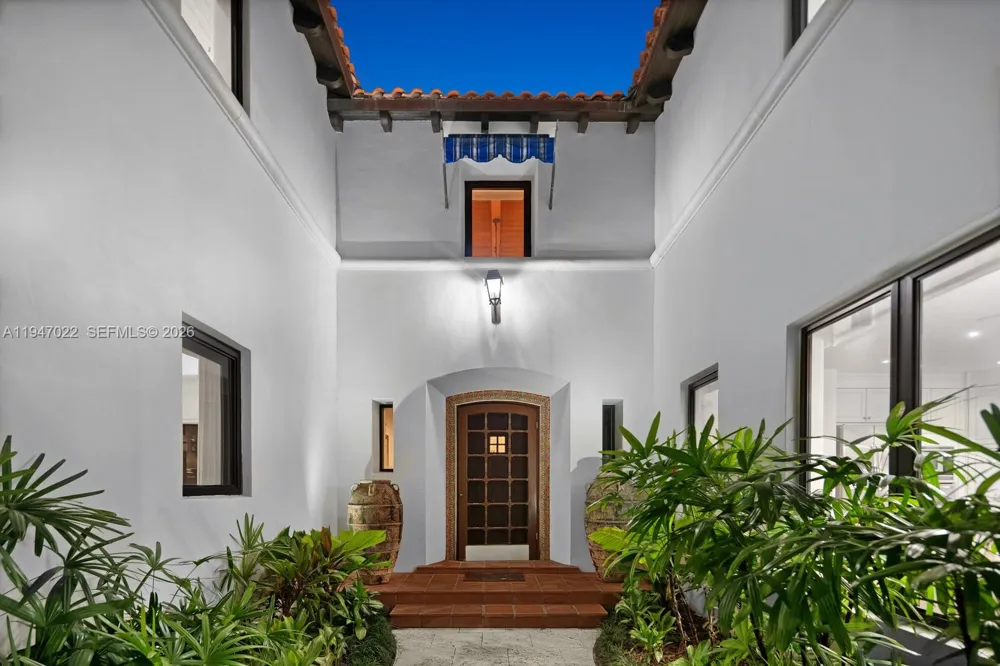 56 S Hibiscus Dr Miami Beach, FL 33139