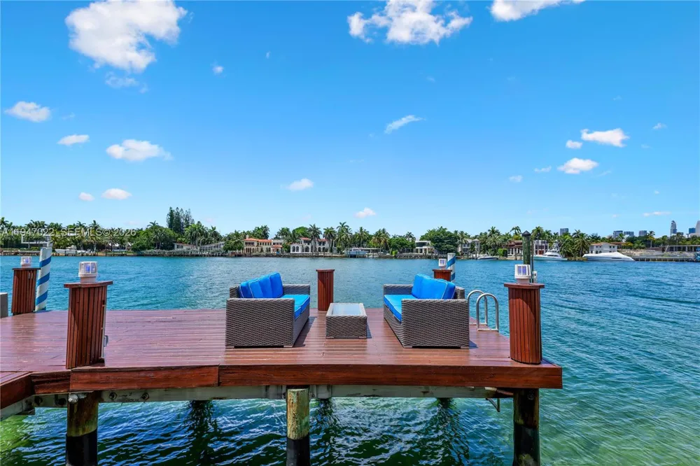 56 S Hibiscus Dr Miami Beach, FL 33139