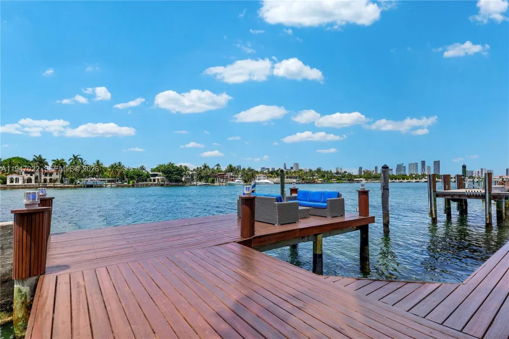 56 S Hibiscus Dr Miami Beach, FL 33139