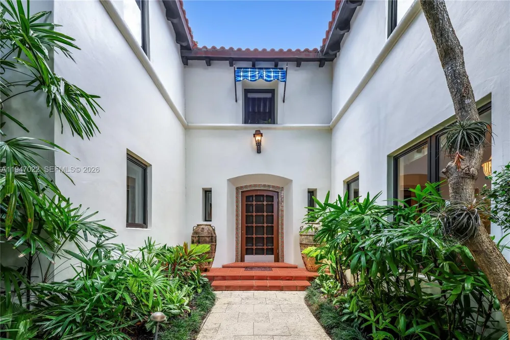 56 S Hibiscus Dr Miami Beach, FL 33139