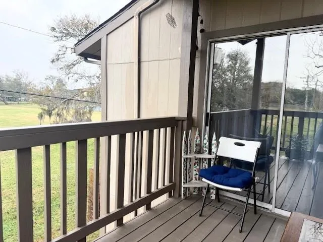 418 Garland Drive #214 Lake Jackson, TX 77566