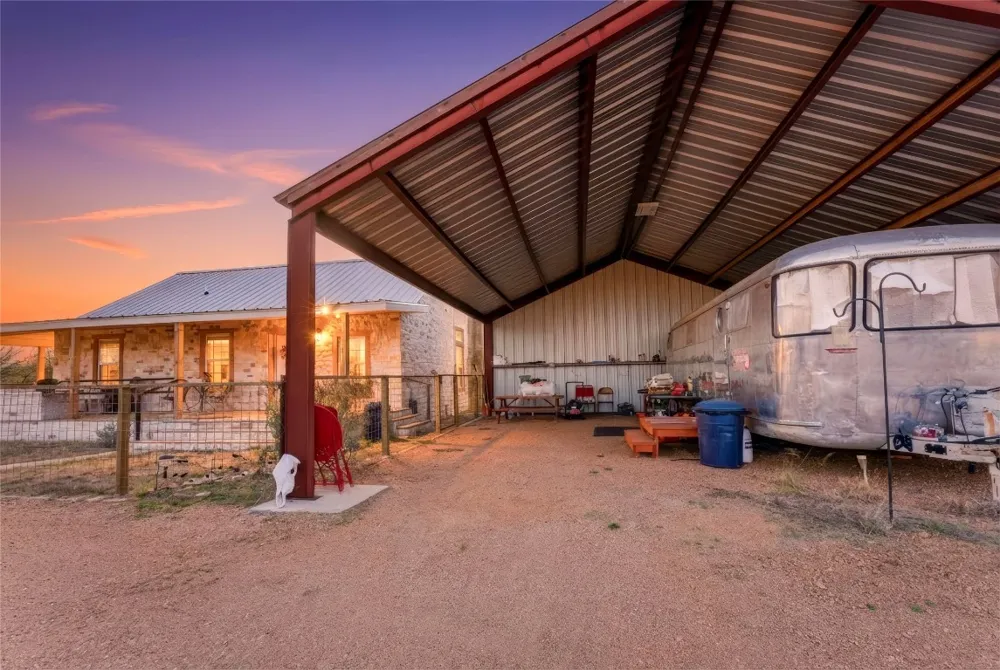 126 Buffalo Road Valley Spring, TX 76885