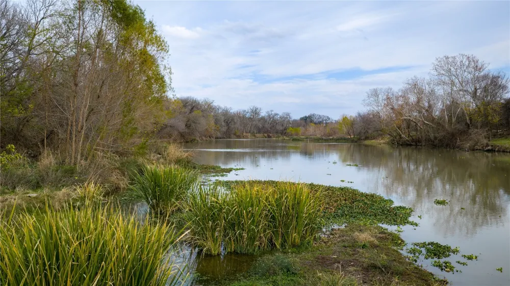 218 Brody Lane Bastrop, TX 78602