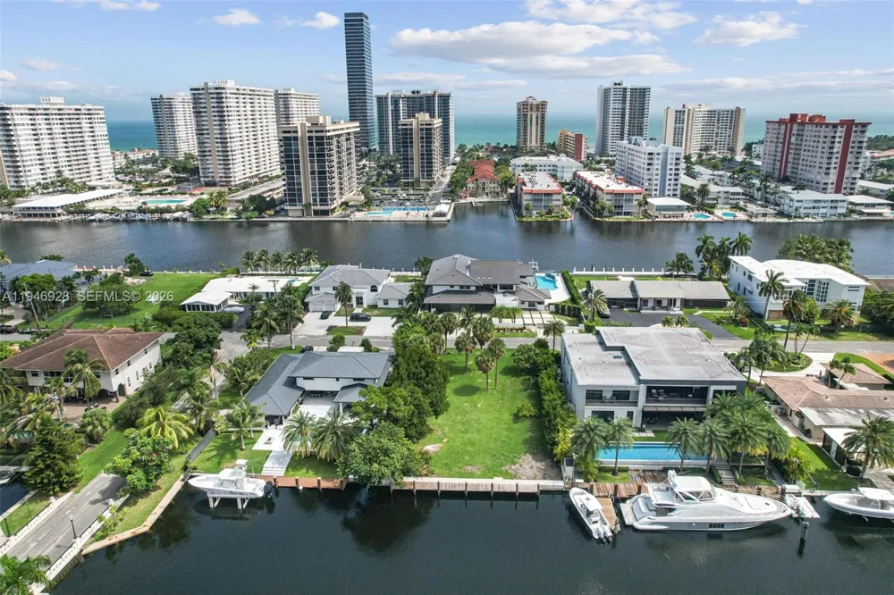 606 Palm Dr Hallandale Beach, FL 33009