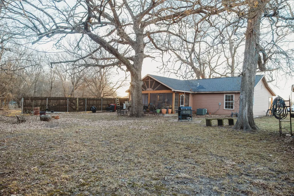 6078 E Line Road Whitewright, TX 75491