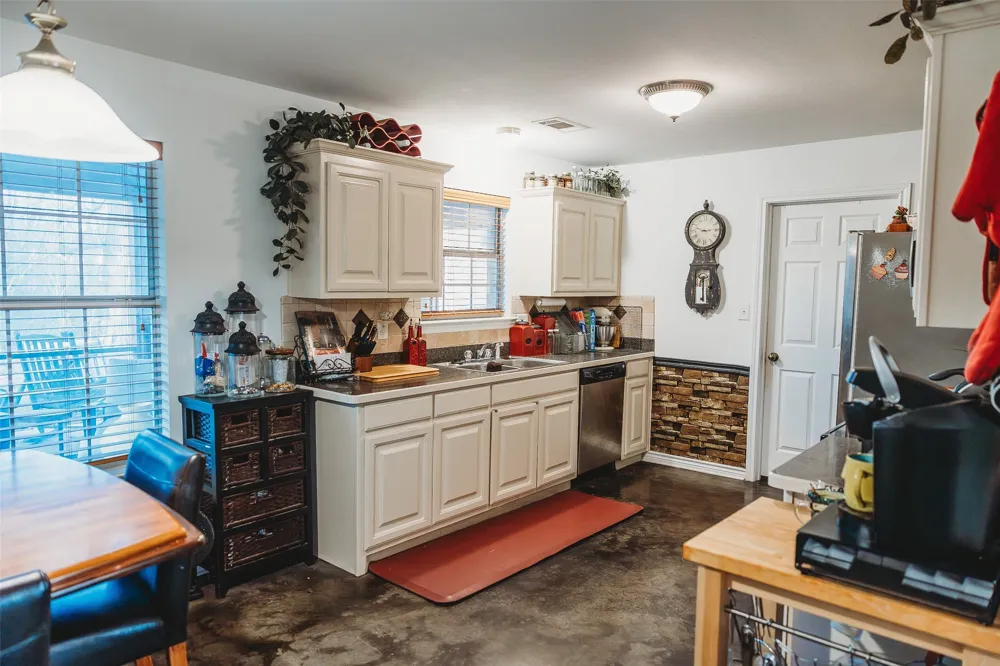 6078 E Line Road Whitewright, TX 75491