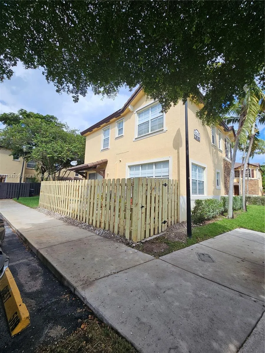 9209 SW 227th St #1 Cutler Bay, FL 33190
