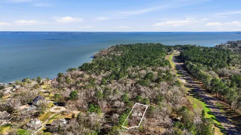 83 Lake Oaks Circle