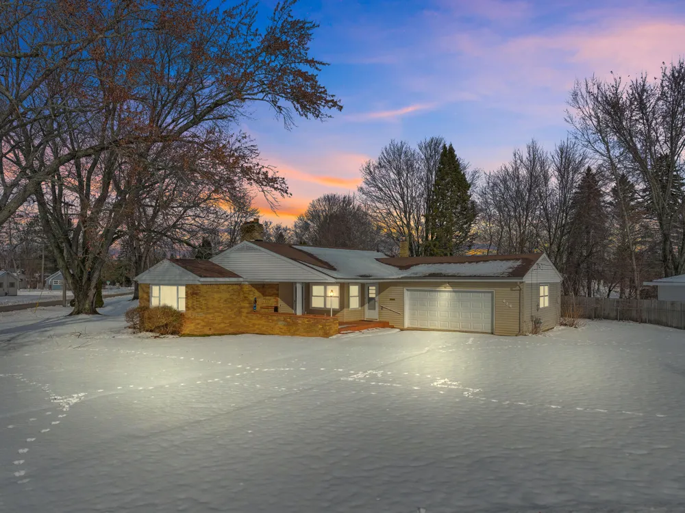 616 LakeShore Drive Cadillac City, MI 49601