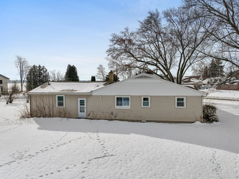 616 LakeShore Drive Cadillac City, MI 49601