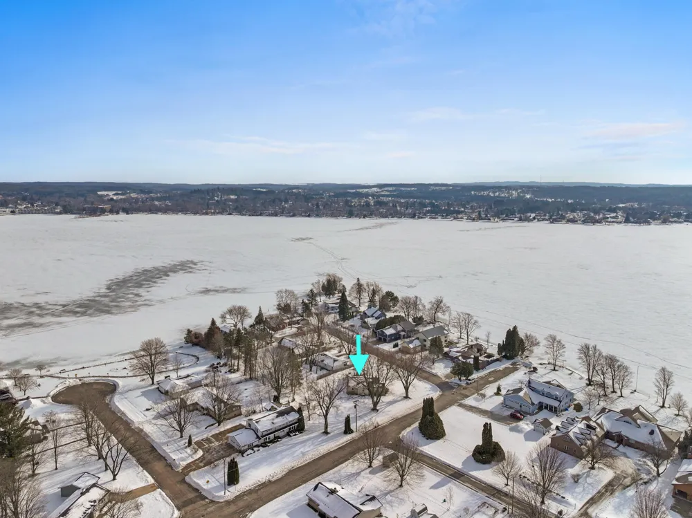 616 LakeShore Drive Cadillac City, MI 49601