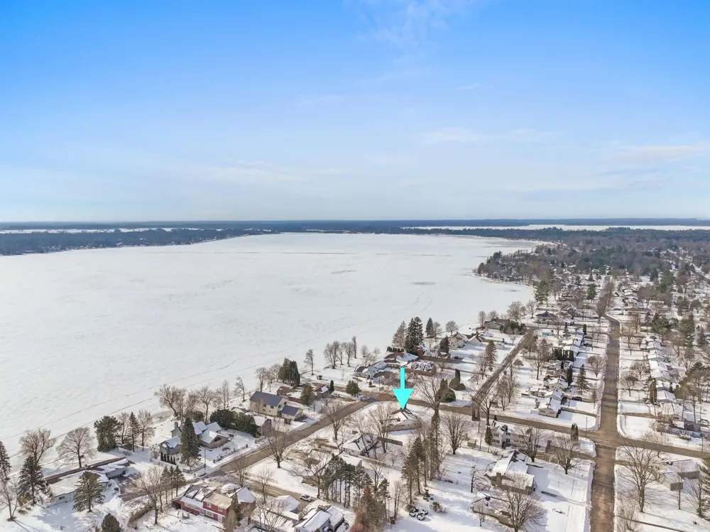 616 LakeShore Drive Cadillac City, MI 49601