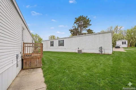 425 Elm Court