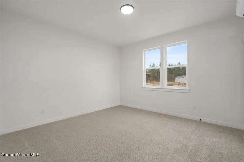 351 E Grosbeak Avenue Hayden, ID 83835