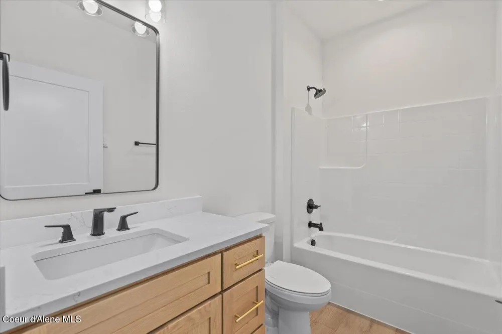 351 E Grosbeak Avenue Hayden, ID 83835