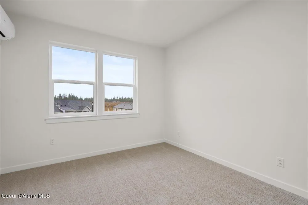 351 E Grosbeak Avenue Hayden, ID 83835
