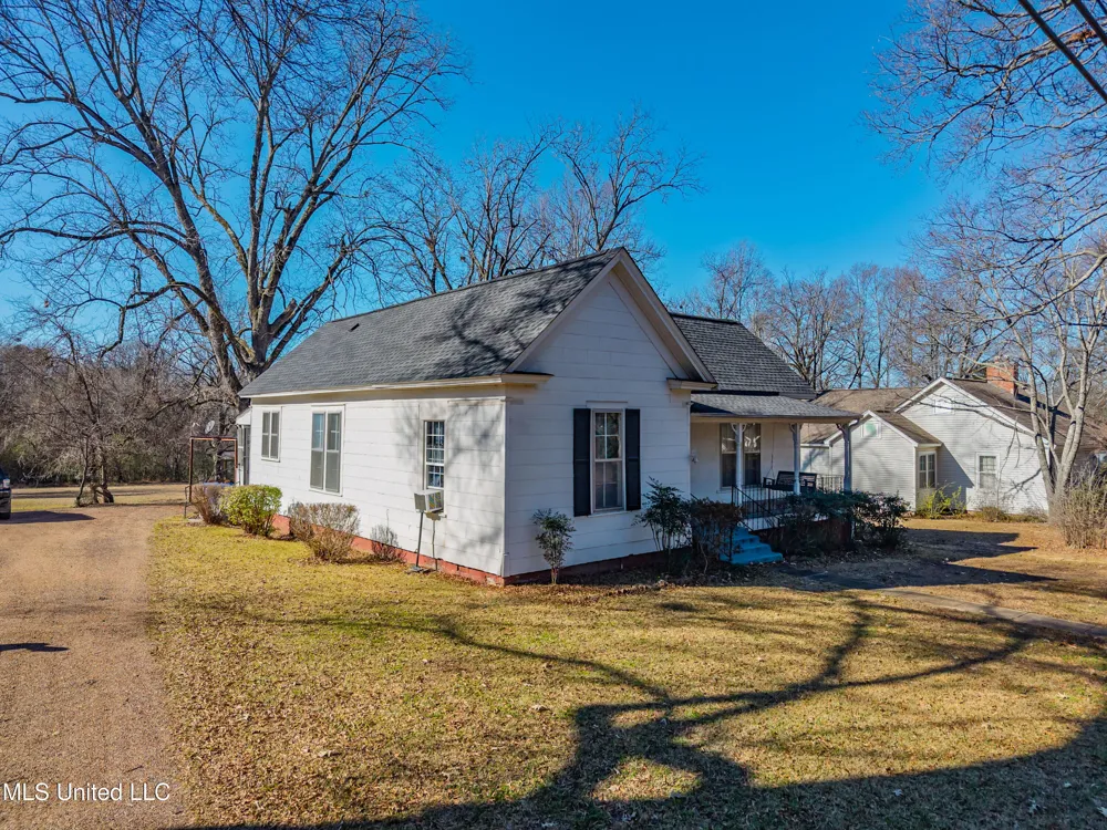 210 Eureka Street Batesville, MS 38606