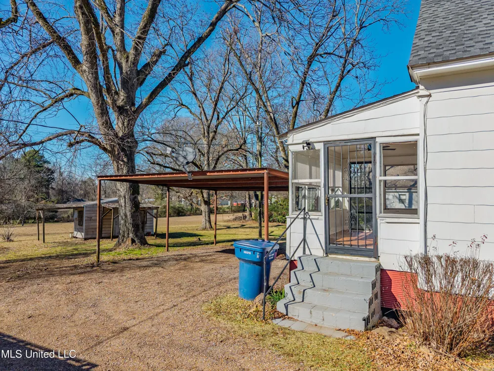210 Eureka Street Batesville, MS 38606