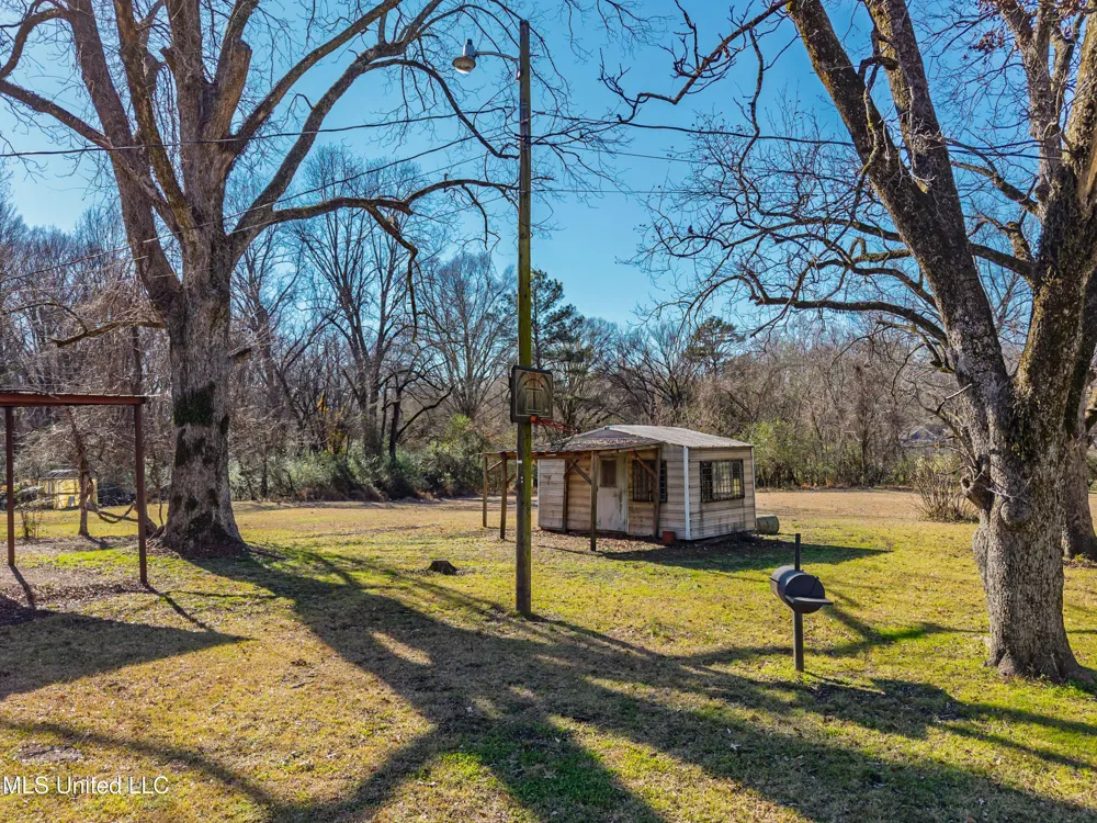 210 Eureka Street Batesville, MS 38606