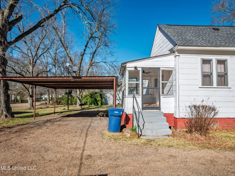 210 Eureka Street Batesville, MS 38606