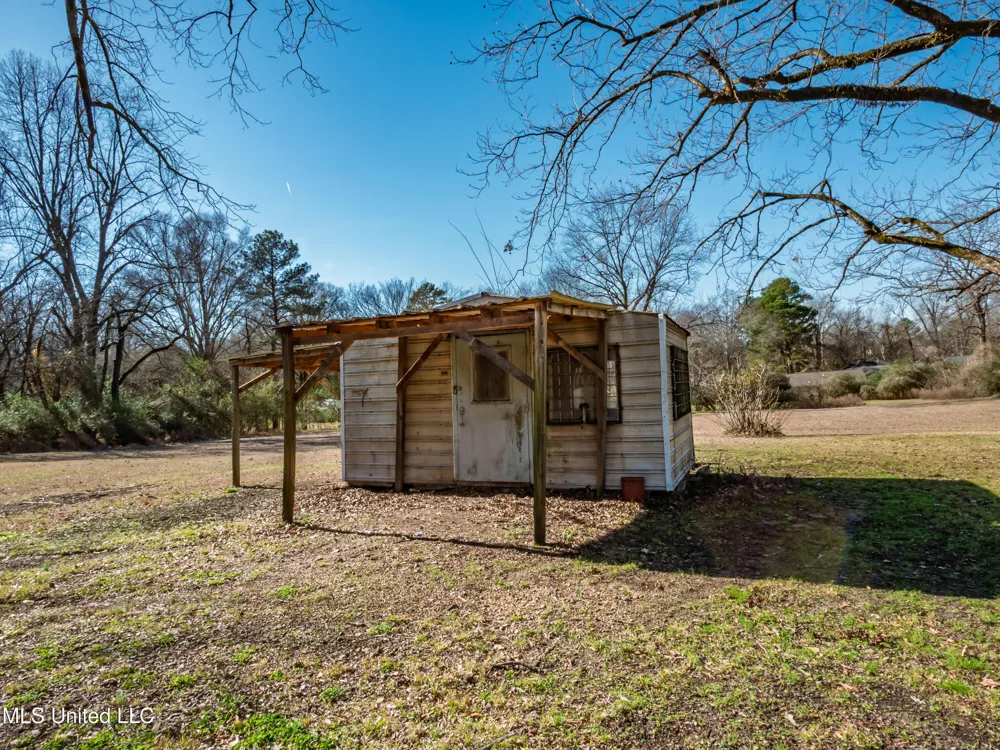 210 Eureka Street Batesville, MS 38606