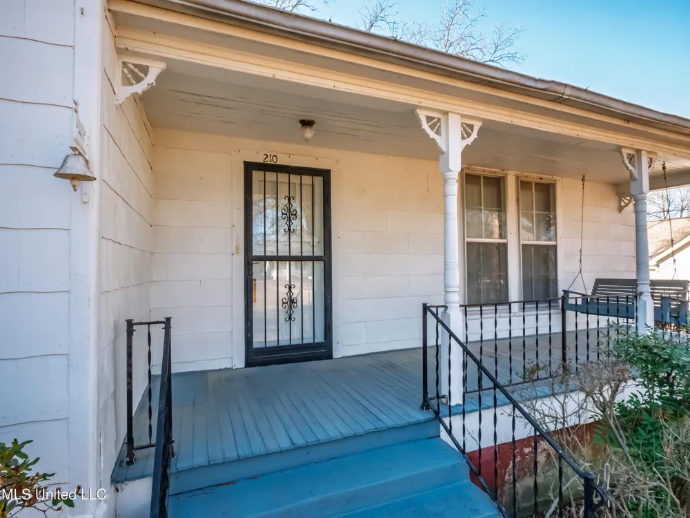 210 Eureka Street Batesville, MS 38606