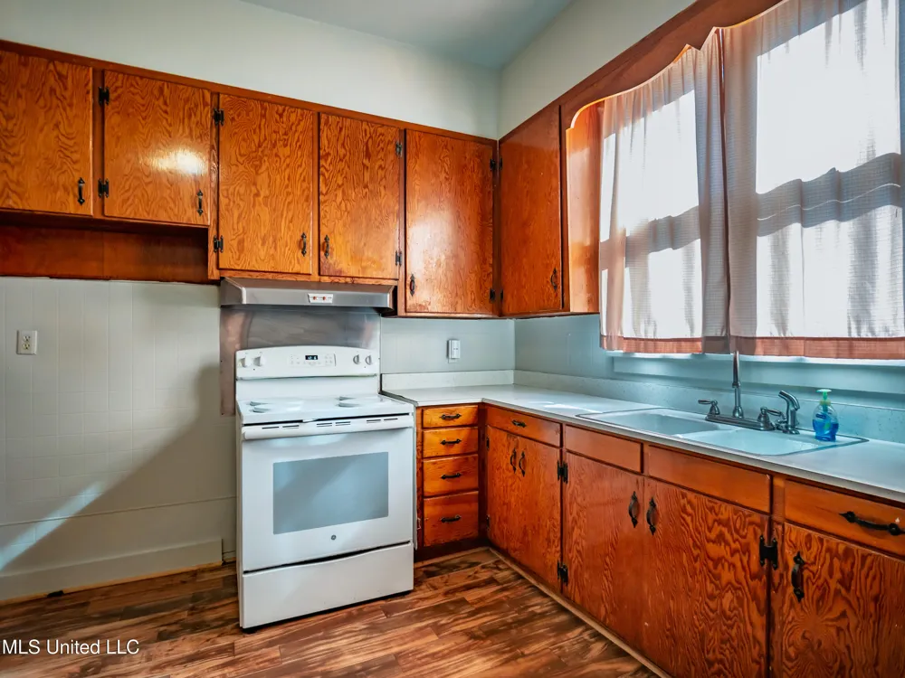 210 Eureka Street Batesville, MS 38606