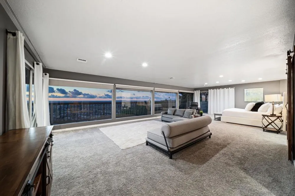 4260 Eastridge Dr La Mesa, CA 91941