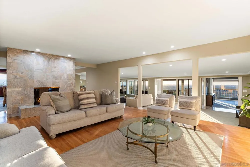 4260 Eastridge Dr La Mesa, CA 91941