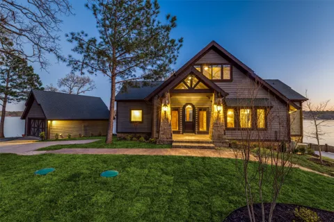 118 King Lance Court