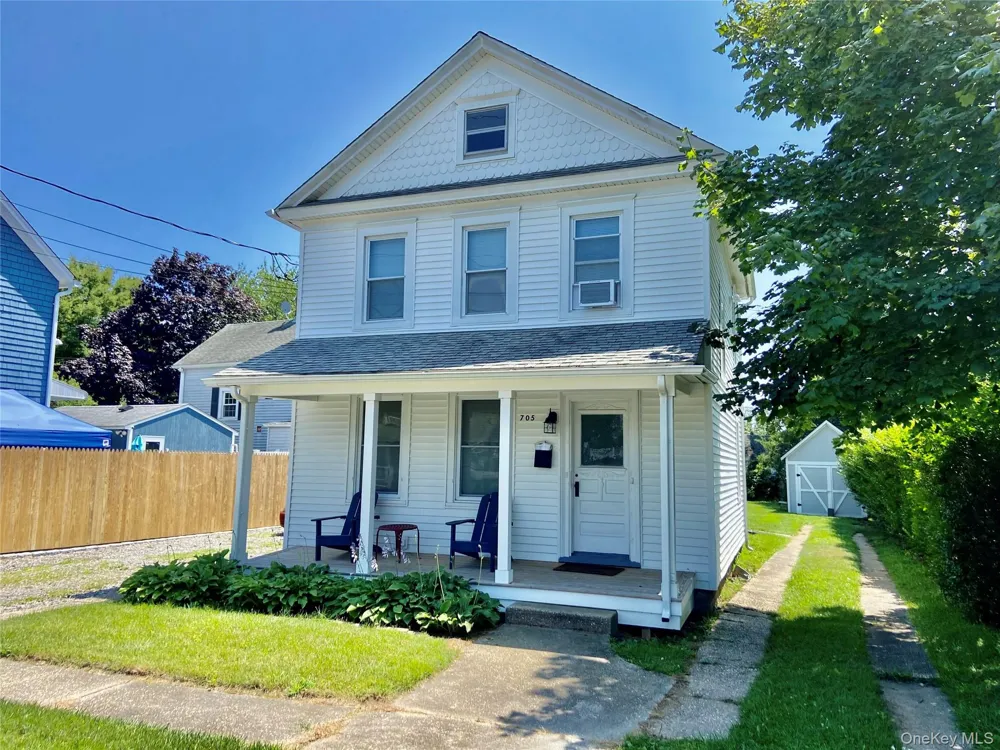 880 Wiggins Street Greenport, NY 11944