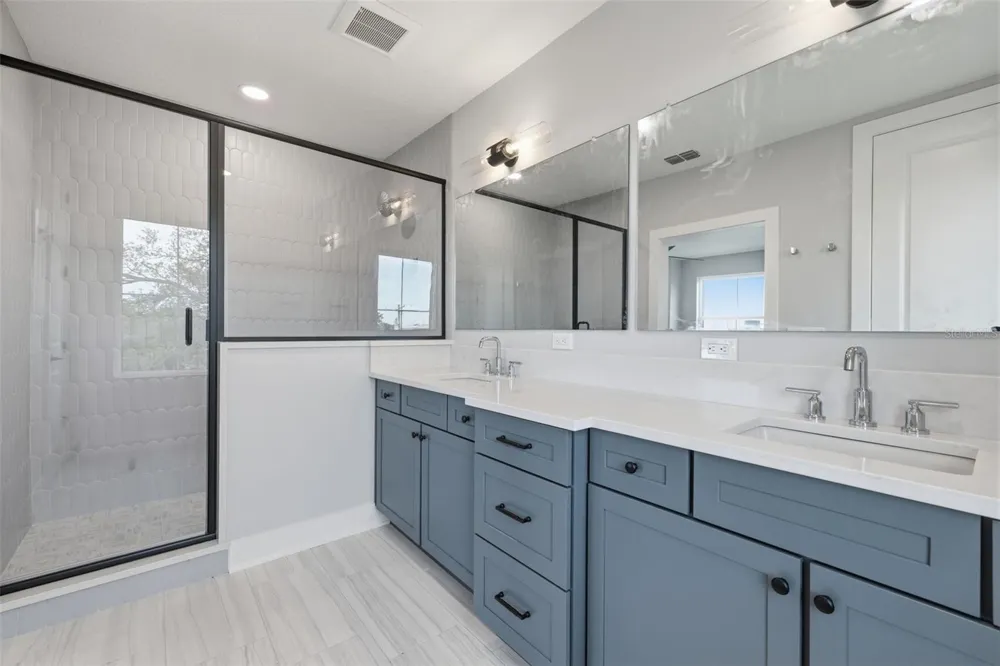 4208 W CARMEN STREET #D Tampa, FL 33609