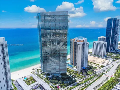 18975 Collins Ave #4602