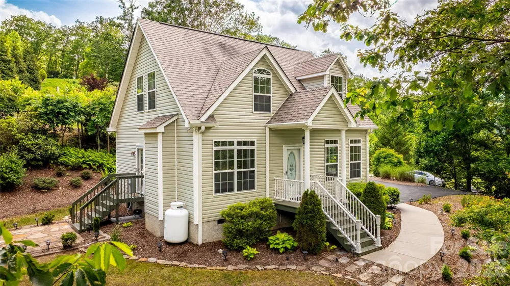 387 Goodview Drive