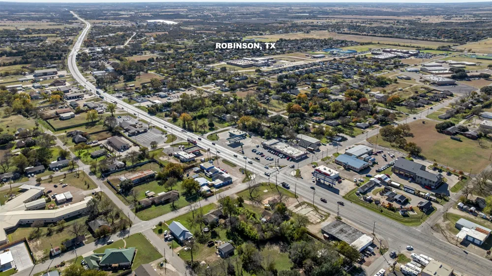 1005 El Camino Drive Robinson, TX 76706
