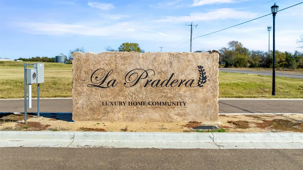1005 El Camino Drive Robinson, TX 76706