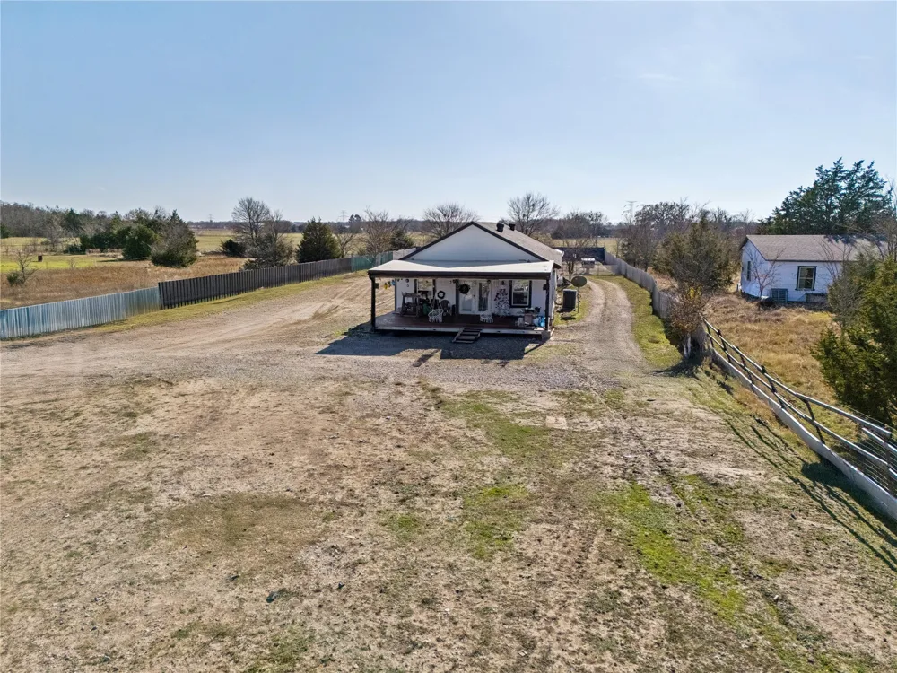 21896 County Road 4072 Kemp, TX 75143