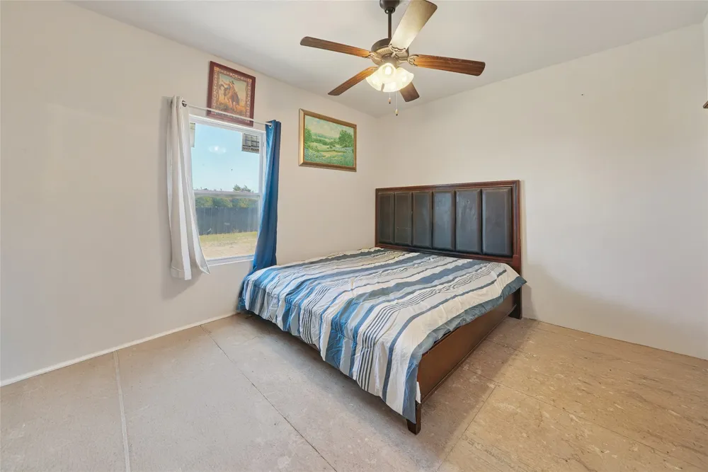 21896 County Road 4072 Kemp, TX 75143