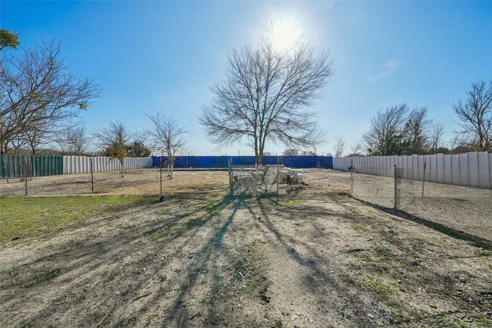 21896 County Road 4072 Kemp, TX 75143