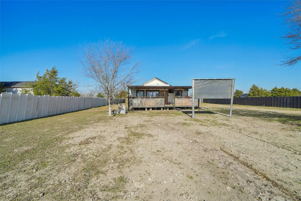 21896 County Road 4072 Kemp, TX 75143