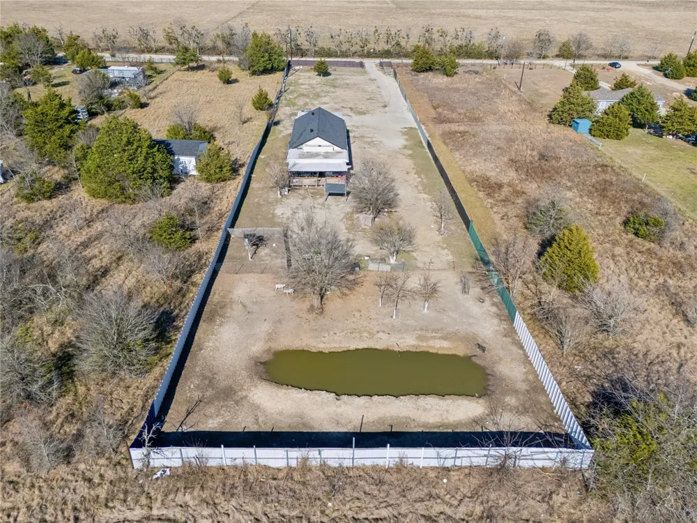 21896 County Road 4072 Kemp, TX 75143