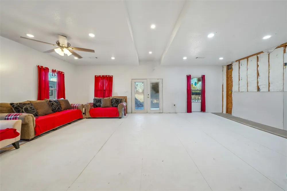 21896 County Road 4072 Kemp, TX 75143