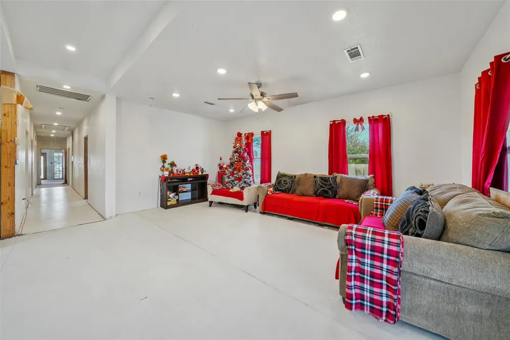 21896 County Road 4072 Kemp, TX 75143