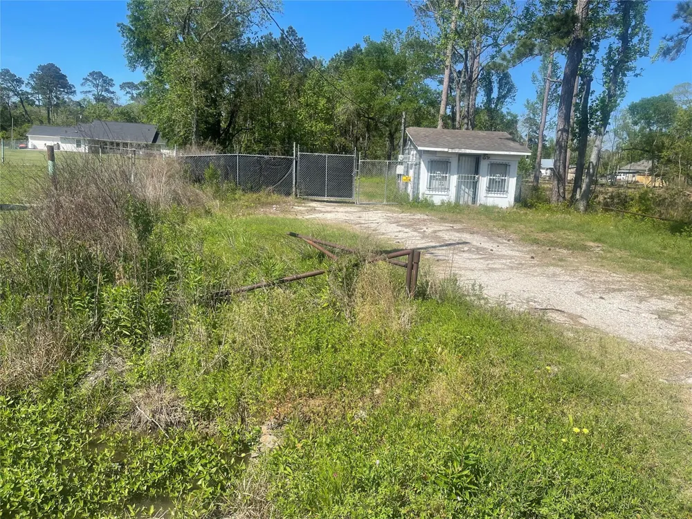 21207 I-10 Wallisville, TX 77597