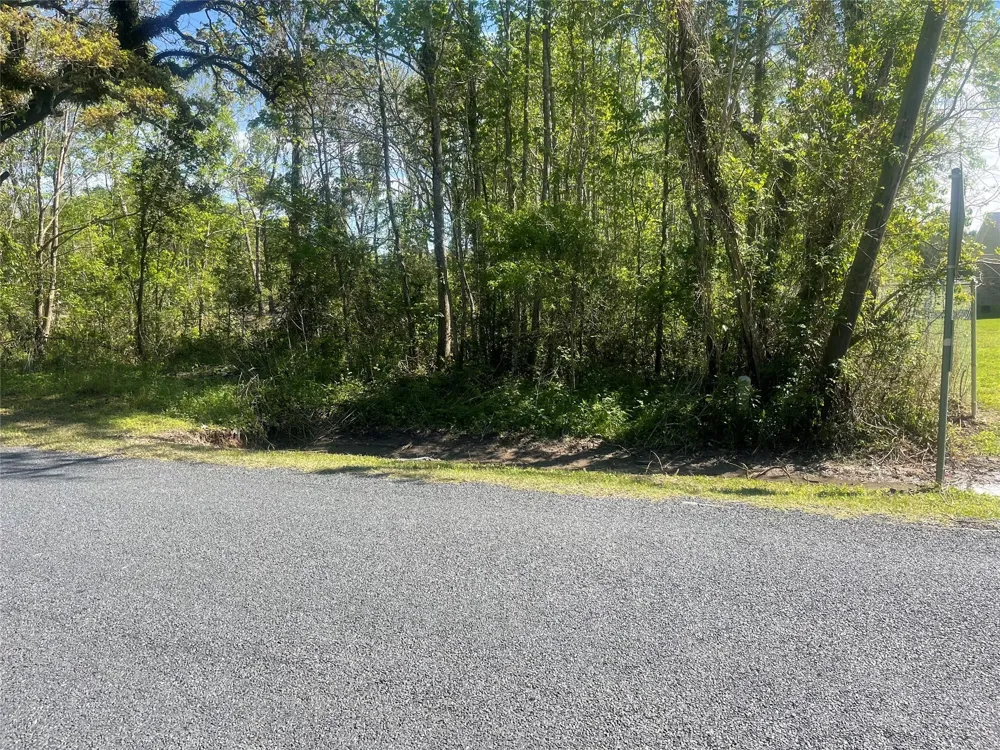 21207 I-10 Wallisville, TX 77597